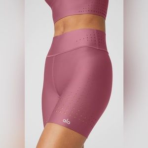 ALO - Airlift High-Waist Laser Cut Speedy Short - Mars Clay - Medium